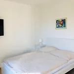 Ferienwohnung-klaus-stoertebeker-mit-sonnenterrasse-garten-zwischen-strand-wald-und-wiese