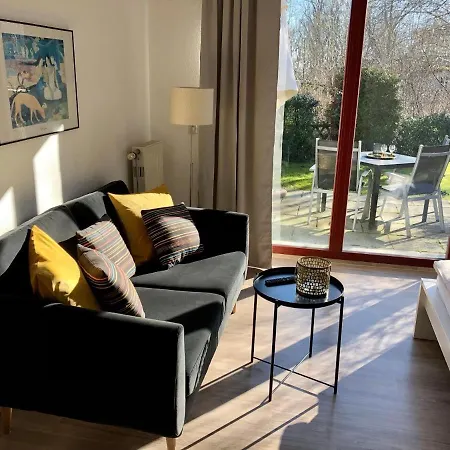 Ferienwohnung-klaus-stoertebeker-mit-sonnenterrasse-garten-zwischen-strand-wald-und-wiese