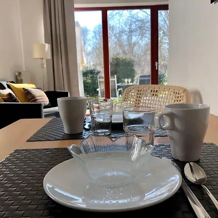 Apartamento Ferienwohnung-klaus-stoertebeker-mit-sonnenterrasse-garten-zwischen-strand-wald-und-wiese Gustow (Vorpommern-Rugen)