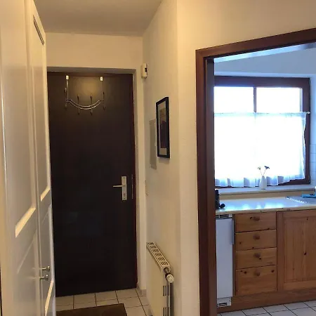 Ferienwohnung-klaus-stoertebeker-mit-sonnenterrasse-garten-zwischen-strand-wald-und-wiese *