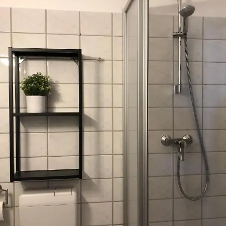 Ferienwohnung-klaus-stoertebeker-mit-sonnenterrasse-garten-zwischen-strand-wald-und-wiese * Gustow (Vorpommern-Rugen)