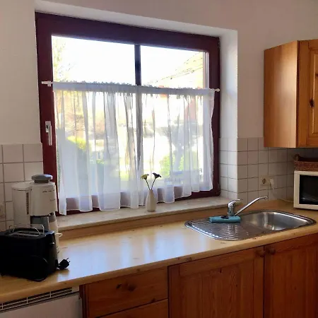 Ferienwohnung-klaus-stoertebeker-mit-sonnenterrasse-garten-zwischen-strand-wald-und-wiese *