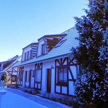 Ferienwohnung-klaus-stoertebeker-mit-sonnenterrasse-garten-zwischen-strand-wald-und-wiese Apartment