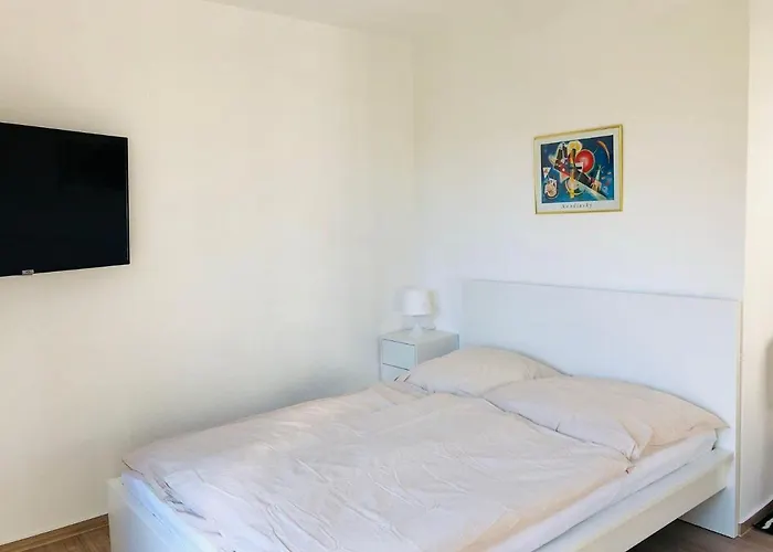 Ferienwohnung-klaus-stoertebeker-mit-sonnenterrasse-garten-zwischen-strand-wald-und-wiese