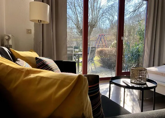 Ferienwohnung-klaus-stoertebeker-mit-sonnenterrasse-garten-zwischen-strand-wald-und-wiese *