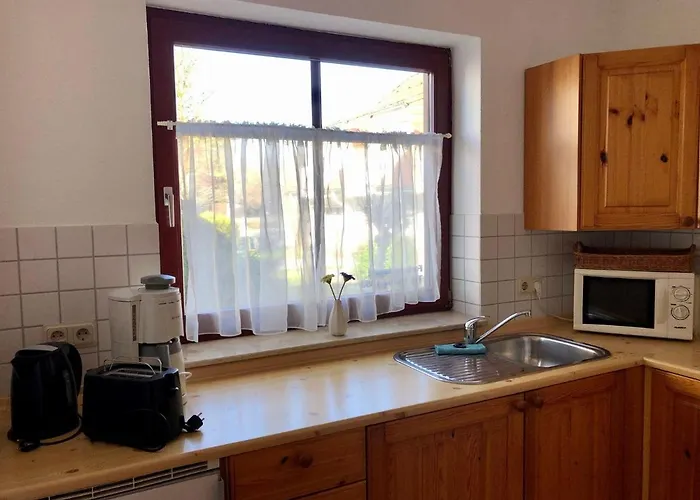 Ferienwohnung-klaus-stoertebeker-mit-sonnenterrasse-garten-zwischen-strand-wald-und-wiese *